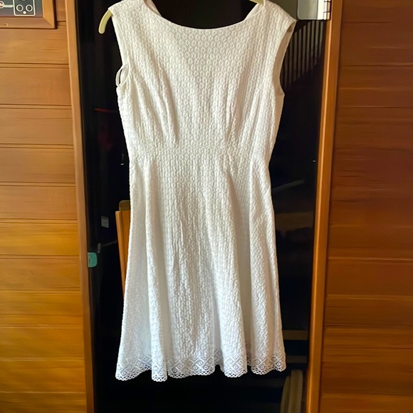 White size 2 dressTahari brand - Picture 1 of 5